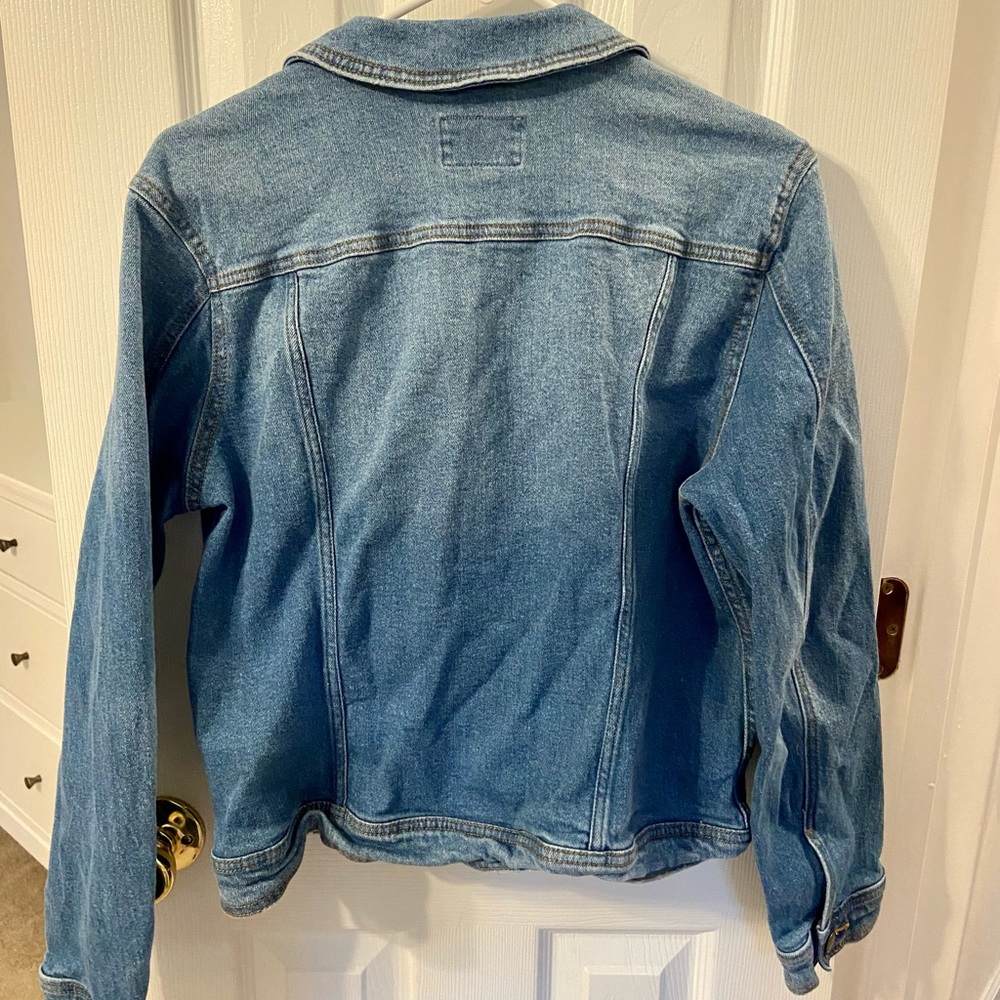 Universal Thread denim jacket - Picture 2 of 4